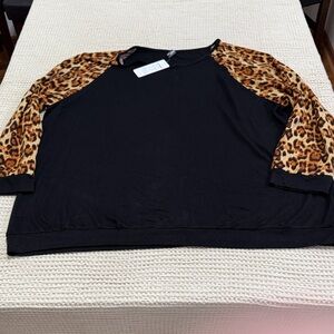 Women’s Plus Size Leopard Print Raglan Sleeve Crew Neck Sweater - Black/Brown